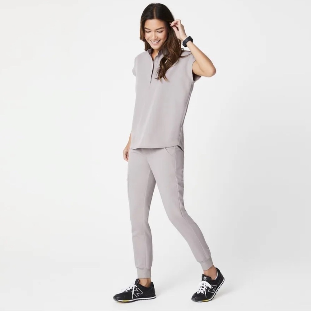 Figs Women's Gray Pants & Jumpsuit Set